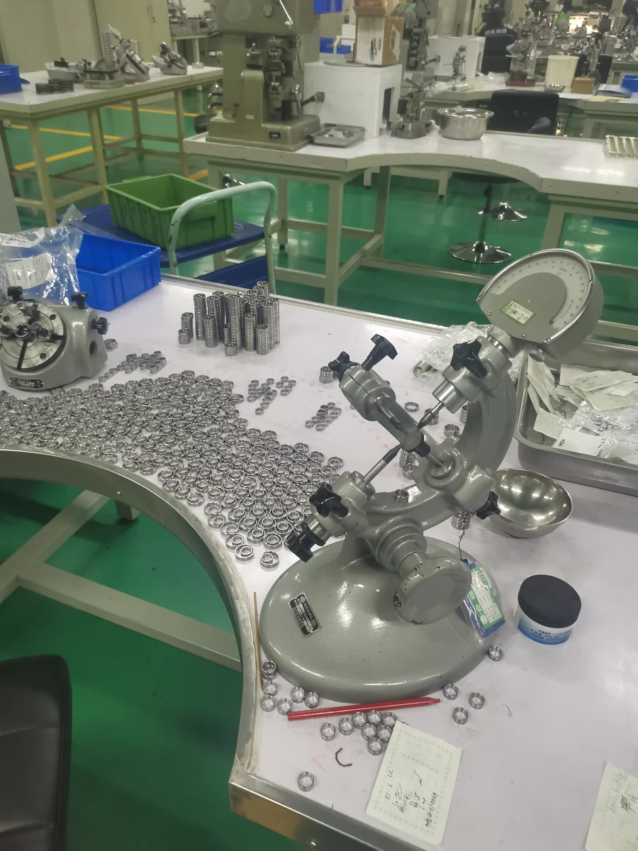 Bearing quality inspection workstation with precision measuring instruments